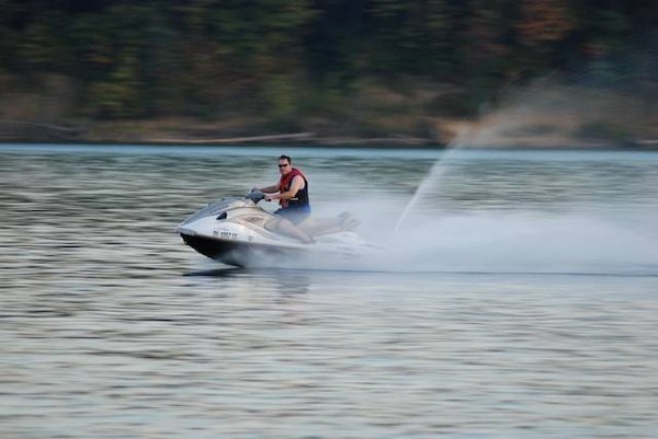 Les pièges à éviter sur l'assurance jet ski : Guide complet