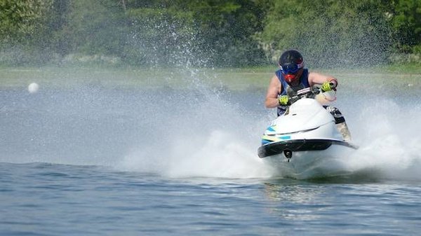 Comment comparer les garanties d'assurance jet ski ?