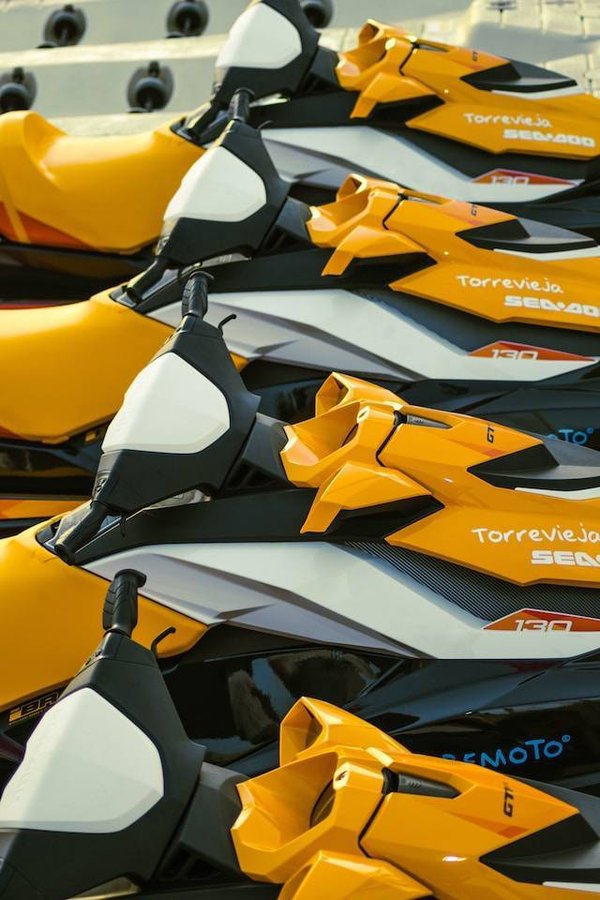 Comment comparer les assurances jet ski : Ce qu'il faut savoir avant de partir à l'eau ?